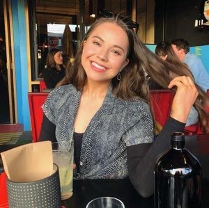 Meet your Posher, Belle